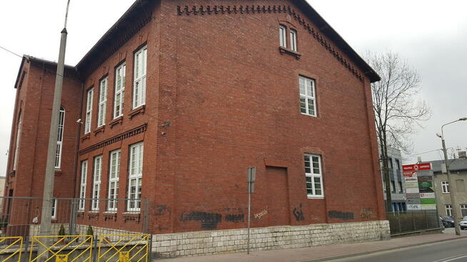 mycie elewacji ceglanych, kamiennych, usuwanie graffiti