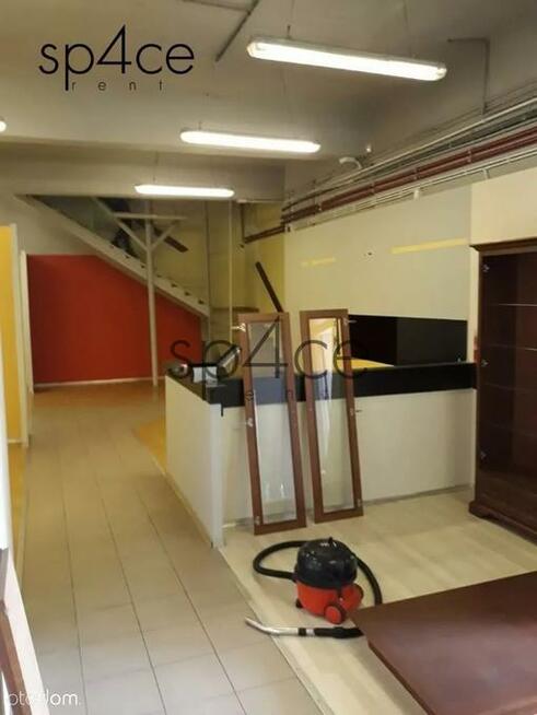 PRAGA - Centrum . Magazyn / BIURA = 320 m2.