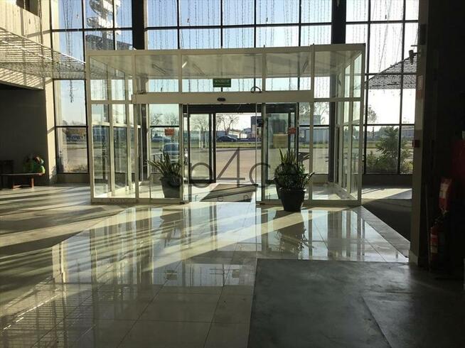 10.000 m2. Rozrywka . Uslugi . Handel. KOMPLEKS