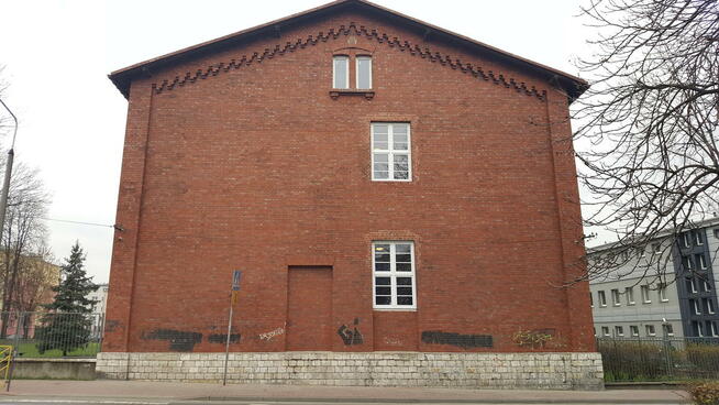 mycie elewacji ceglanych, kamiennych, usuwanie graffiti