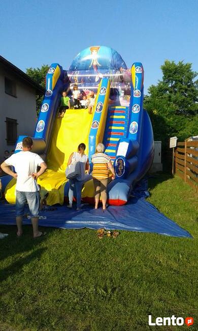Wynajem i obsługa atrakcji plenerowych, dmuchańce, karuzele.