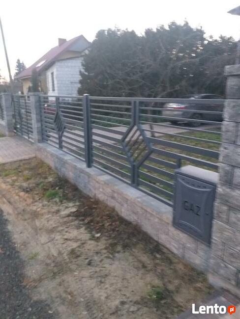 Montaż ogrodzeń panelowych