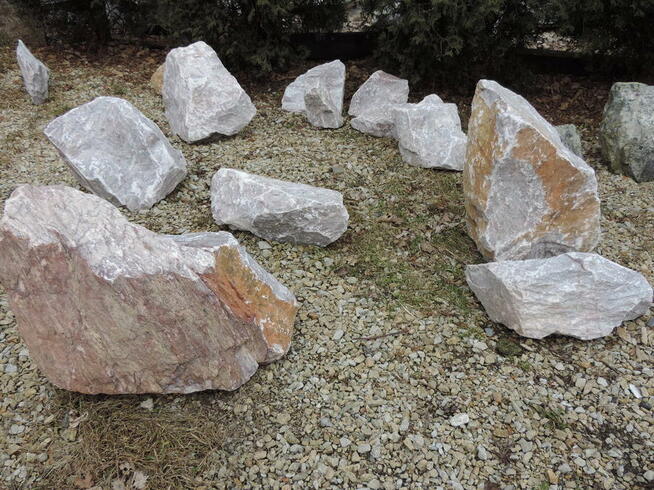 Grys Różowy 8-16 mm Kamień ozdobny do ogrodu Biała Marianna