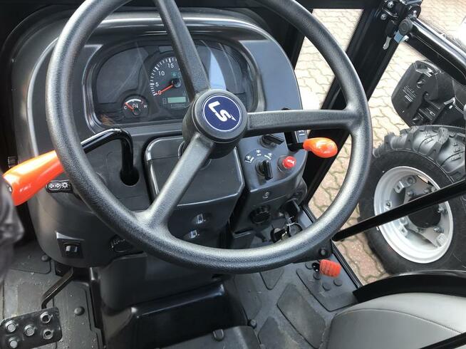 Ciągnik LS R60 sadowniczy komunalny