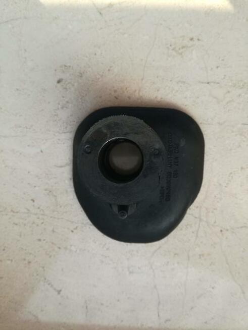 VW AUDI SKODA TULEJA NA ŚCIANIE GRODZIOWEJ SERWA 8D0611743B