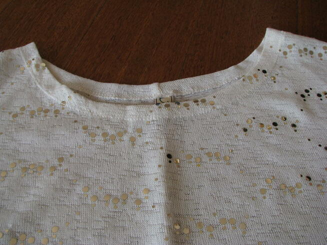 Luźny, biały sweterek, bluzka z cekinkami, L / XL