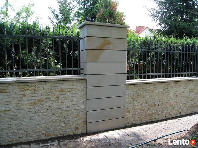 Elewacja z kamienia ogrodzenie z gnejsu grill kamienny piec