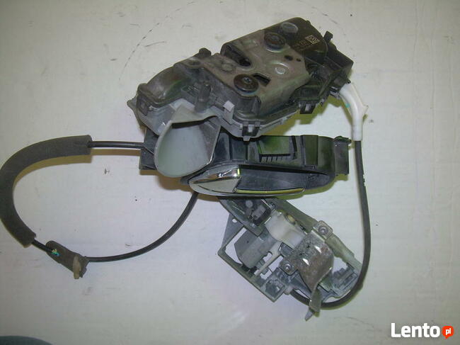 ZAMEK DRZWI lewy tył PEUGEOT 5008