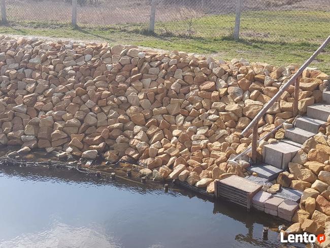 Wzmacnianie brzegów stawu oczka wodnego zbiornika zalewu