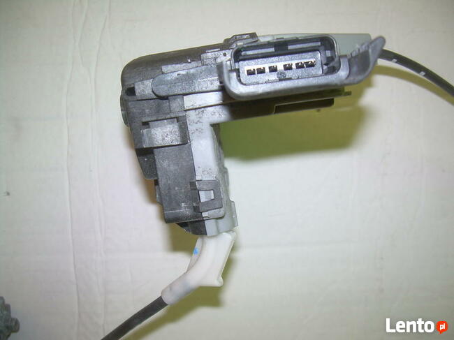 ZAMEK DRZWI lewy tył PEUGEOT 5008