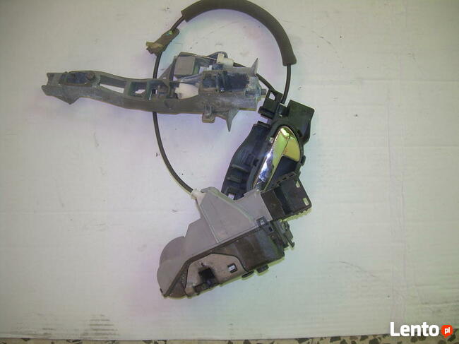 ZAMEK DRZWI lewy tył PEUGEOT 5008
