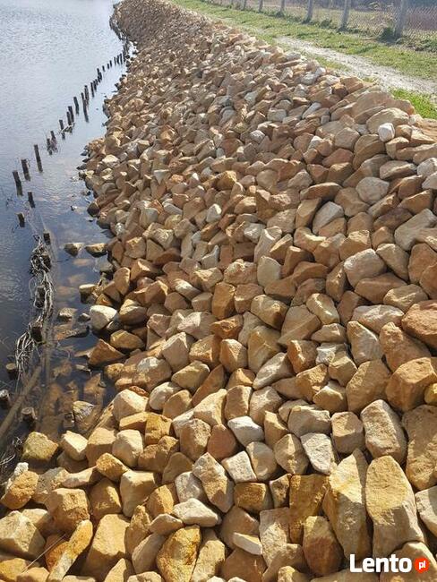 Wzmacnianie brzegów stawu oczka wodnego zbiornika zalewu