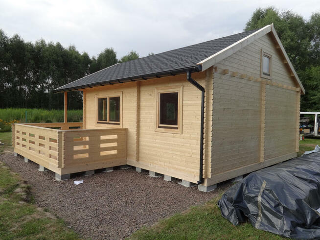 DREWNIANY DOMEK LETNISKOWY SARA 46 + 22 M2