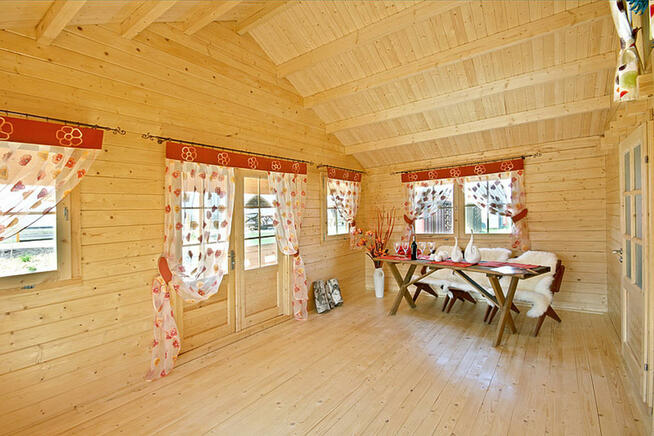 DREWNIANY DOMEK LETNISKOWY SARA 46 + 22 M2