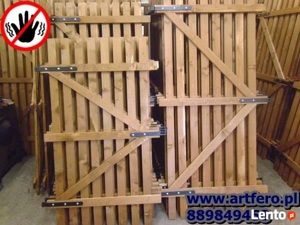 Drewniane drzwi piwniczne od producenta