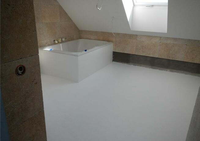 Posadzki żywiczne, przemysłowe, mikrocement, beton polerowan