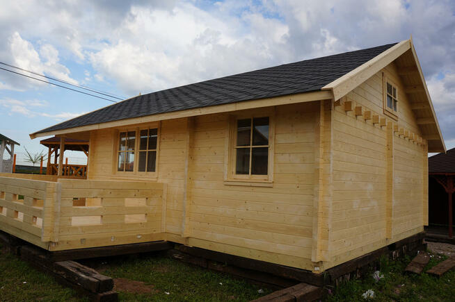 DREWNIANY DOMEK LETNISKOWY SARA 46 + 22 M2