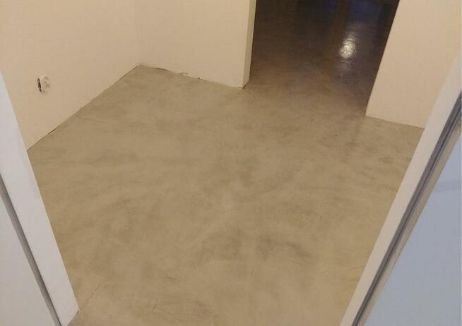 Posadzki żywiczne, przemysłowe, mikrocement, beton polerowan