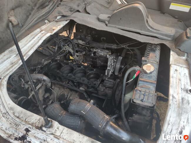 Głowica ,Pompa wtryskowa , tuleja TŁOKA BLOKU KIA K 2500