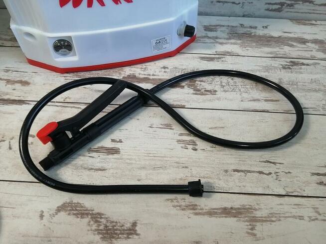 ELEKTRYCZNY OPRYSKIWACZ FIGHTER FT - 688 SPRYSKIWACZ 16L