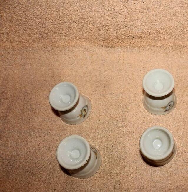 Podstawki pod jajka porcelanowe 4 szt Stan BDB