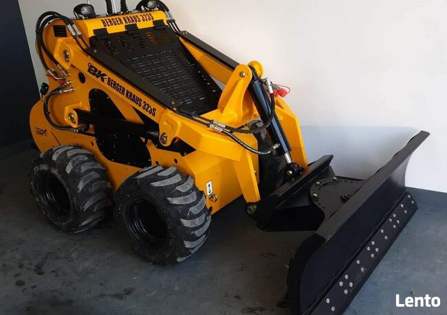 Nowa Mini ładowarka kołowa 323S Honda 22KM ogrodowa