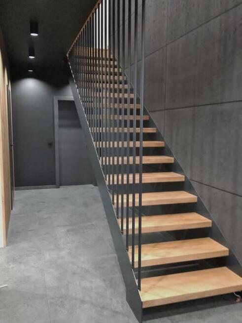 Schody nowoczesne, półkowe, wspornikowe, dywanowe i klasyczne