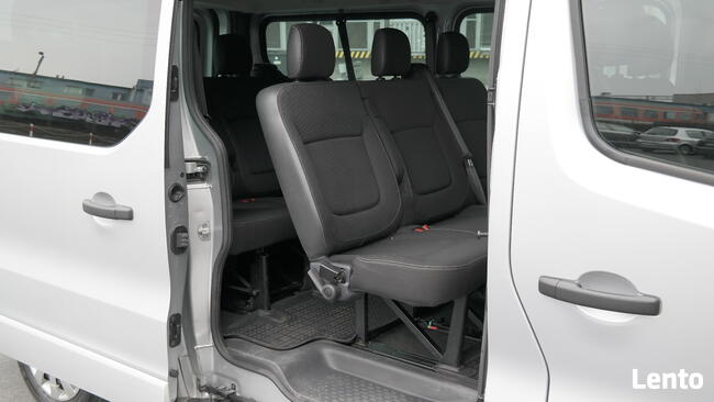 wynajem samochodu auta bus 9-cio osobowy wypożyczalnia