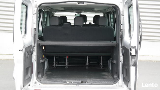 wynajem samochodu auta bus 9-cio osobowy wypożyczalnia