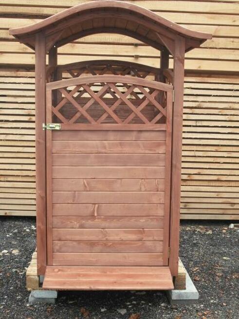 Zabudowa koszy, zadaszenie na kosze, wiata śmietnikowa