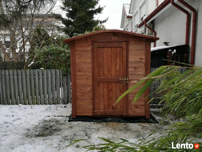 Domek narzędziowy 2 x 1,1m z dachem giętym dwuspadowym na boki