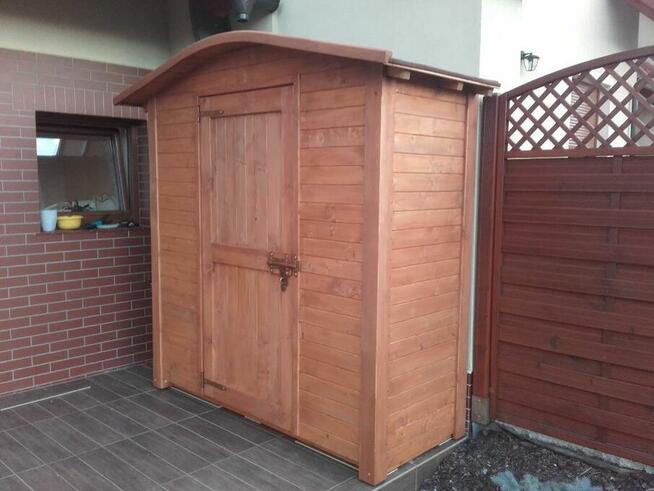 Domek narzędziowy 2 x 1,1m z dachem giętym dwuspadowym na boki