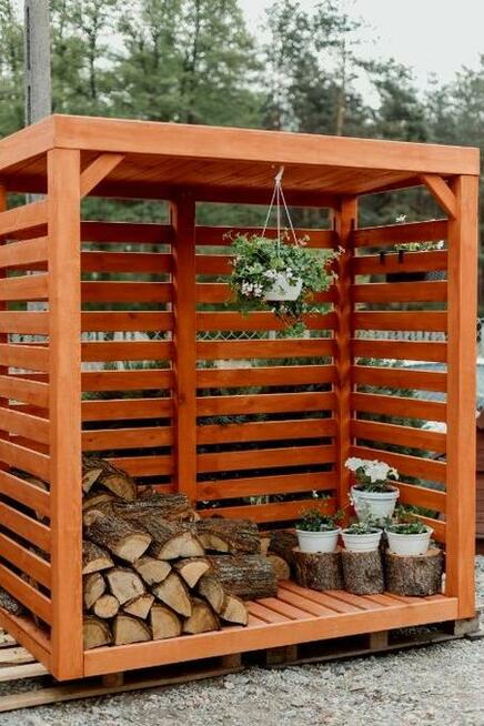 Drewutnia 2x1,1m z dachem prostym w obrysie ścian