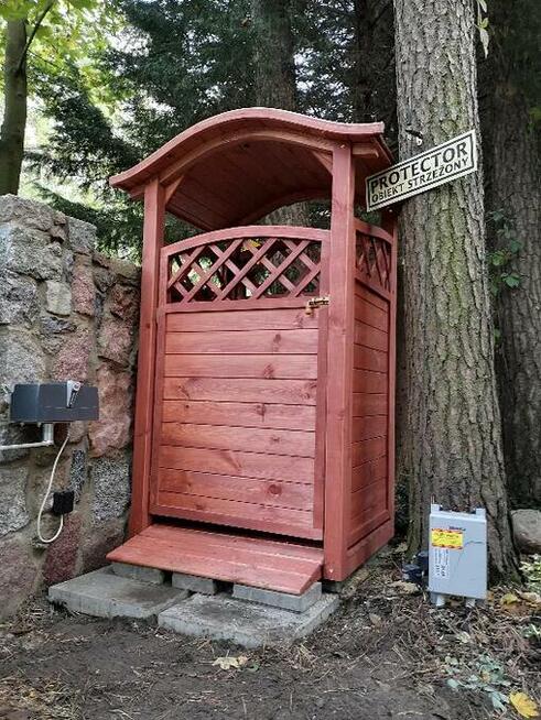 Zabudowa koszy, zadaszenie na kosze, wiata śmietnikowa