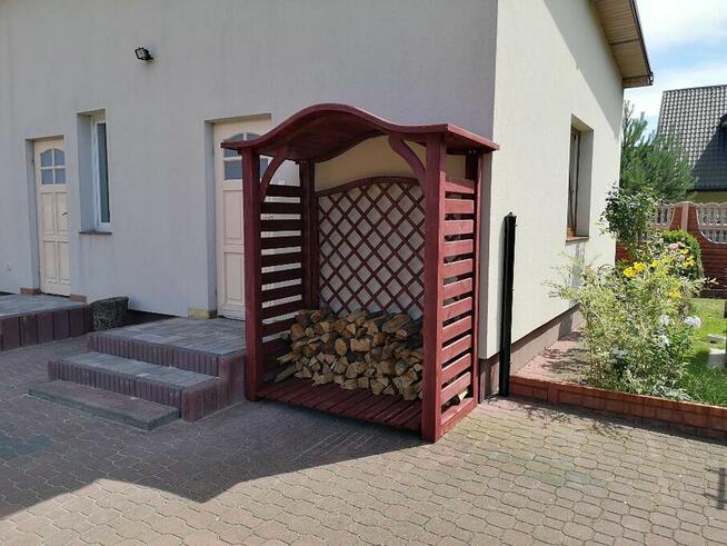 Drewutnia 1,65 x 0,8m z dachem falowym