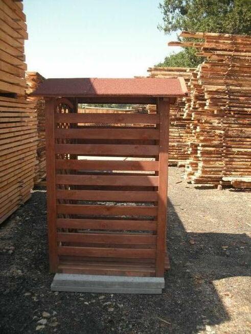 Drewutnia 1,1 x 1,1m z dachem falowym