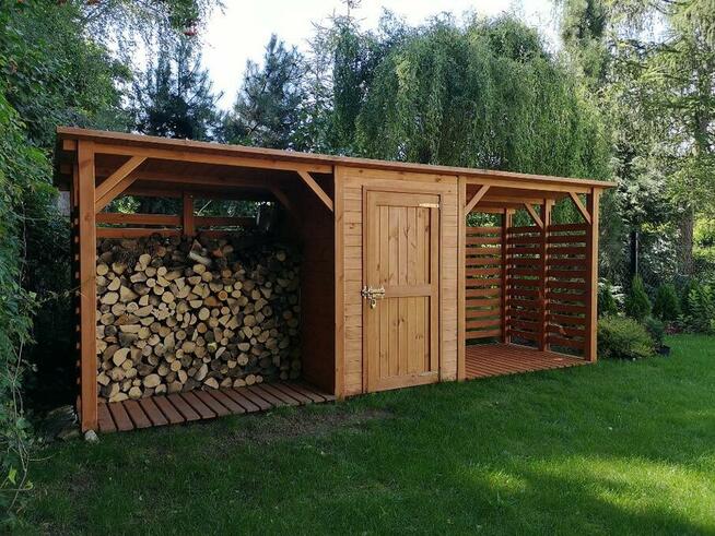 Drewutnia 2 x1,5m + domek 1,5 x 1,5m + drewutnia 2 x 1,5m