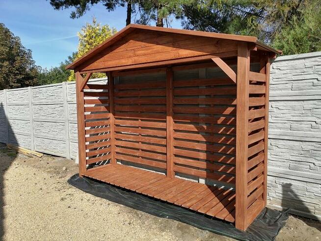 Drewutnia poszerzana 3,14 x 0,8m dach dwuspadowym na boki