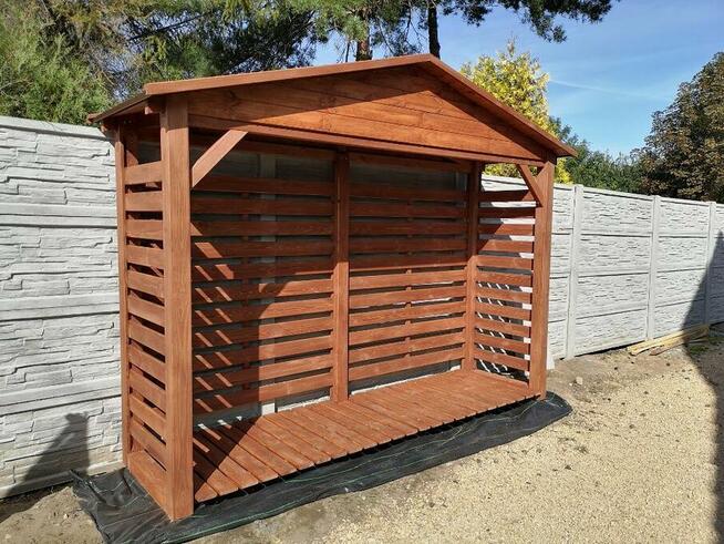 Drewutnia poszerzana 3,14 x 0,8m dach dwuspadowym na boki