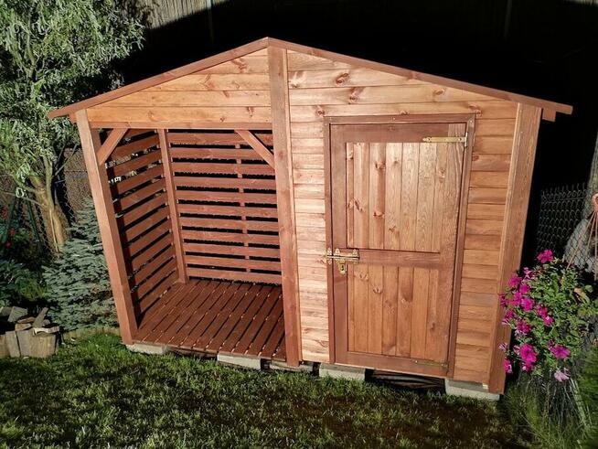 Drewutnia 1,6 x 1,1m + domek 1,54 x 1,1m z dachem na boki