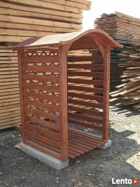 Drewutnia 1,1 x 1,1m z dachem falowym