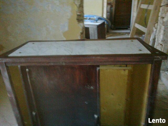 Barek z drewna, krzesło barowe, płyta marmurowa, rzeżby