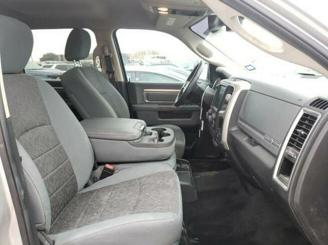 RAM 1500 2017, 5.7L, SLT, porysowany