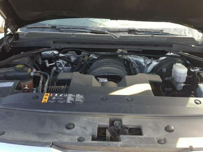 GMC Sierra 2017, 5.3L, C1500, porysowany lakier