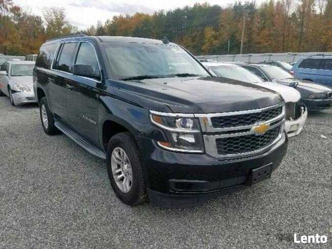 Chevrolet Suburban 2015, 5.3L, 4x4, porysowany lakier