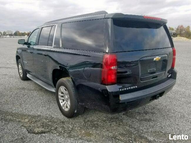 Chevrolet Suburban 2015, 5.3L, 4x4, porysowany lakier
