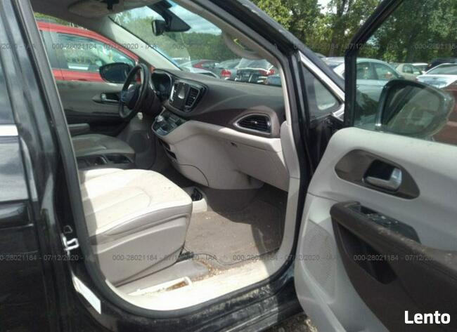 Chrysler Pacifica 2018, 3.6L, uszkodzony bok