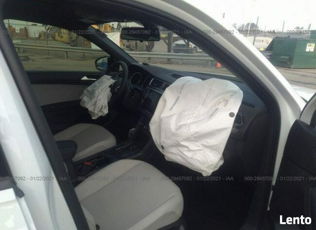 Volkswagen Tiguan 2021, 2.0L, uszkodzony przód