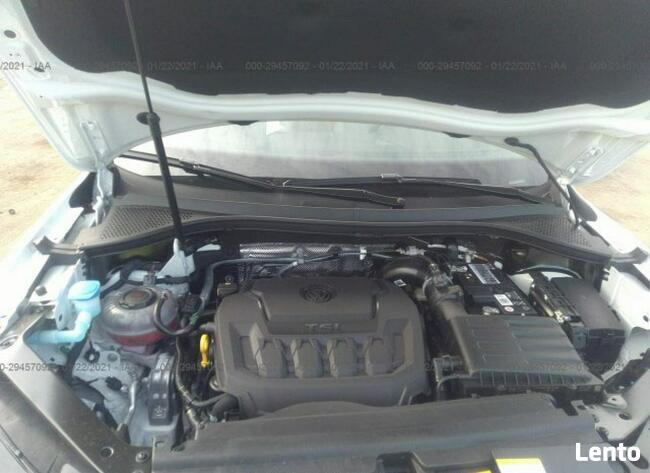 Volkswagen Tiguan 2021, 2.0L, uszkodzony przód