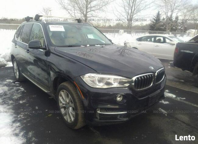 BMW X5 2014, 3.0L, 4x4, uszkodzony bok